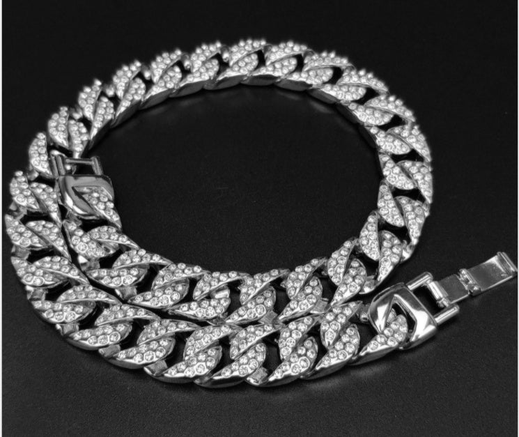 LYON CITY FULL DIAMOND CUBAN LINK BRACELET FOR MEN